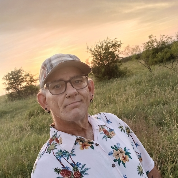 Meet your Posher, Shane Posting Soon,little Bit Of Everything - Picture 3 of 11